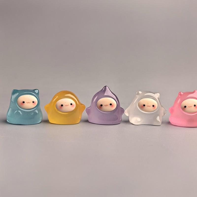 Coffret de 6 mini-figurines en résine phosphorescentes pour la décoration de la pièce