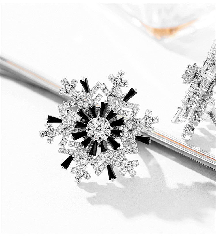 Winter's Whisper Spinner Ring | Your Sparkling Snowflake Companion