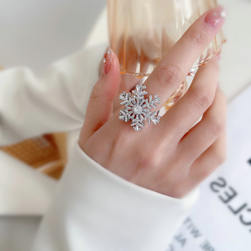 Winter's Whisper Spinner Ring | Your Sparkling Snowflake Companion