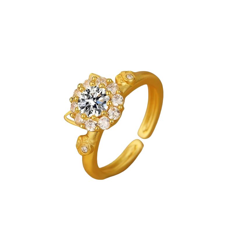 Your Spinning Fortune Ring  A Playful Lucky Cat Companion