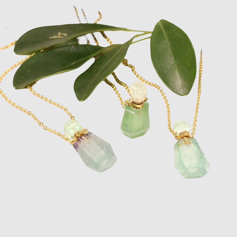 Collier pour femme avec bouteille de parfum en améthyste ouvrable