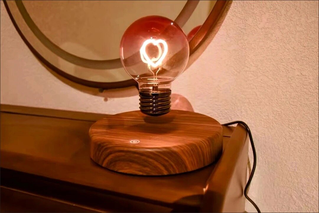 Magnetic Levitating Edison Bulb Review: 360 Spinning Wireless Desk Lamp for Executives (2026)