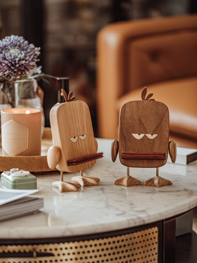 Wooden Duck-shaped phone stand