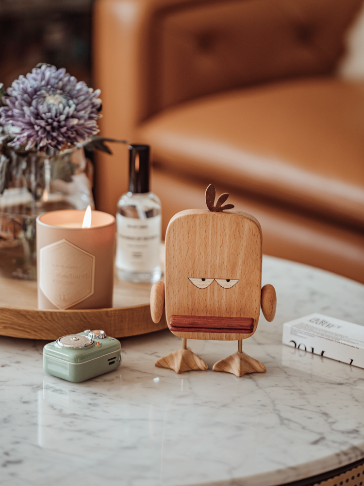 Wooden Duck-shaped phone stand