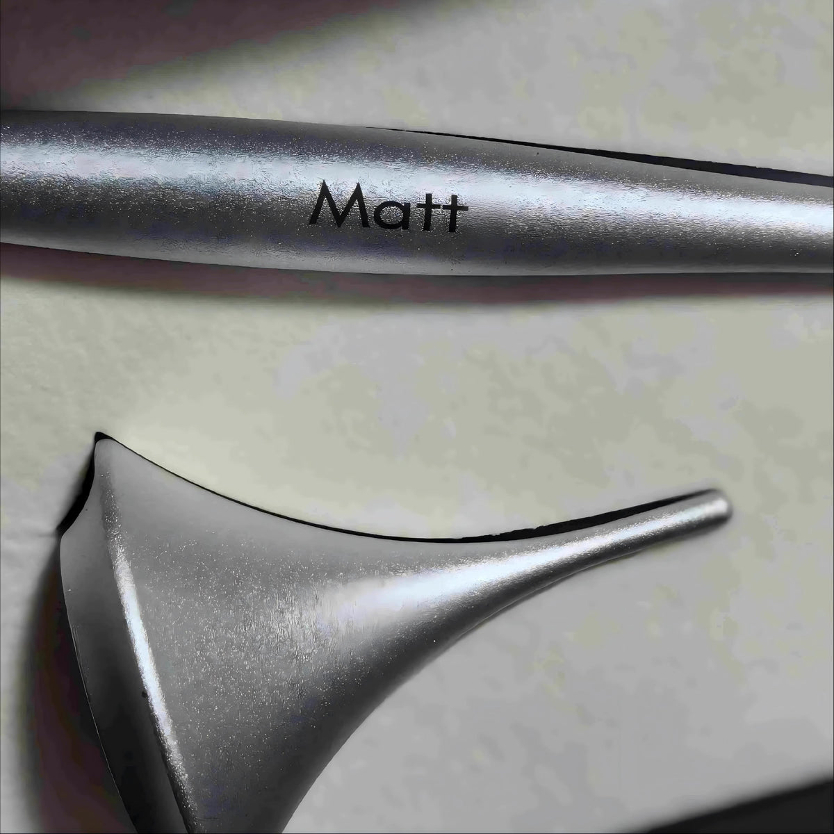 Ewiger Stift | Tintenloser Metall-Stressabbaustift mit Ständer | 360° drehbarer Schreibtischstift aus Aluminiumlegierung