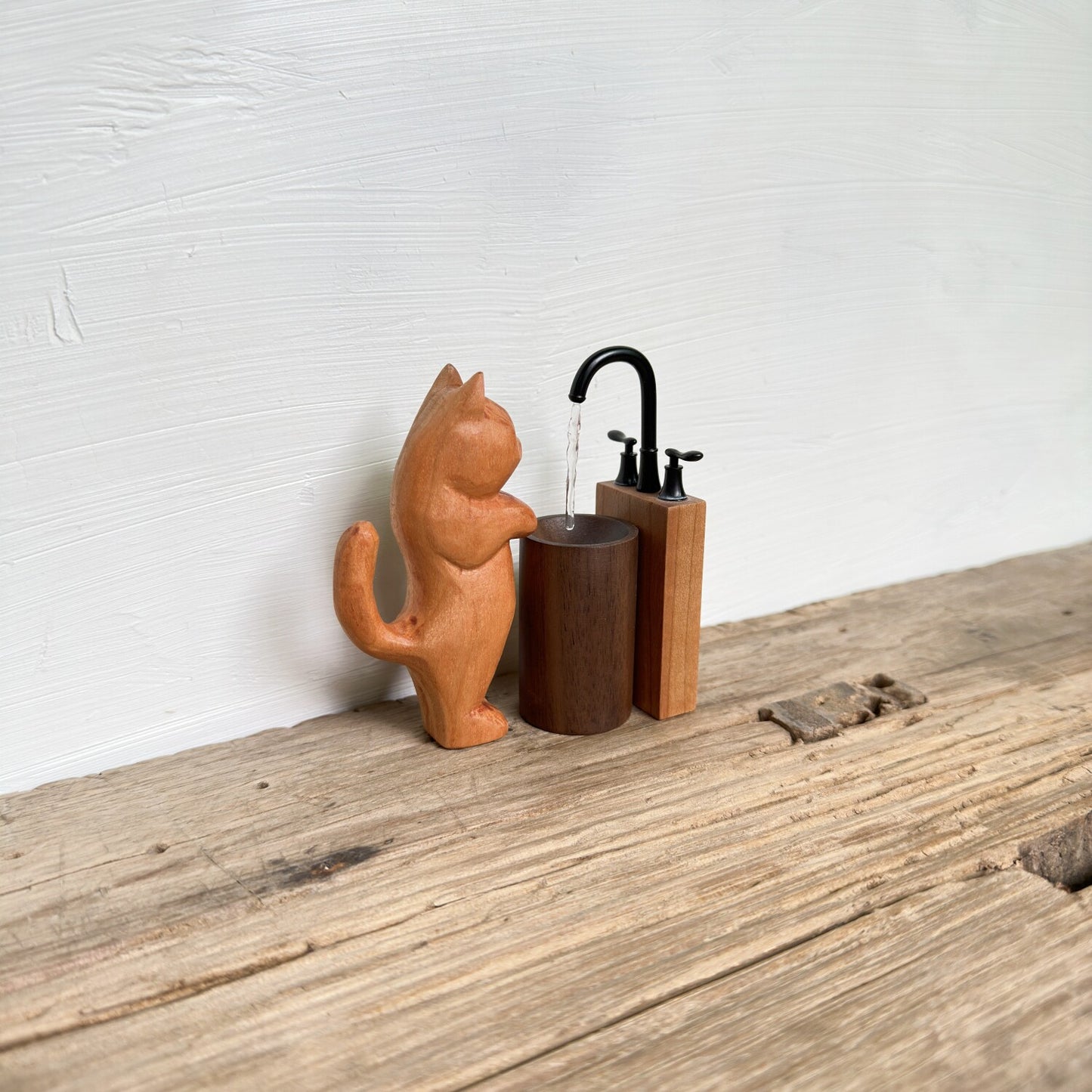 Cat Bathtub Wood Aromatherapy Diffuser | Walnut & Cherry Desk Sculpture | Engravable Essential Oil Decor