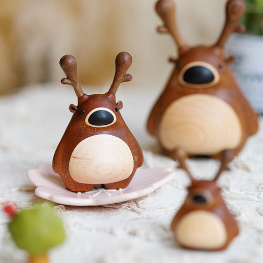 Deer Family Wood Ornament Set, Handcrafted Desktop Décor, Warm Home Gift