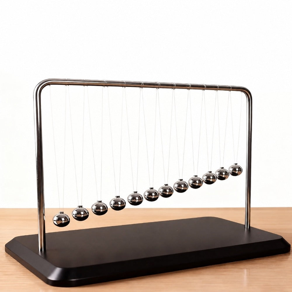 Newton's cradle bumper balls desk decor 01