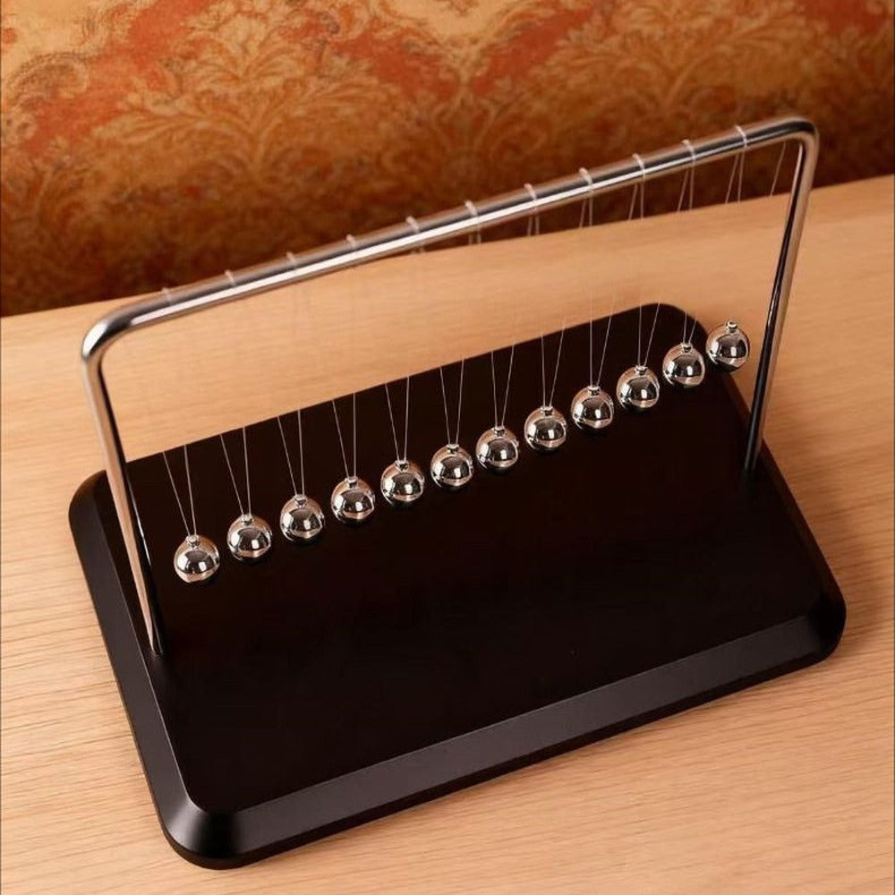 Newton's cradle bumper balls detail 2