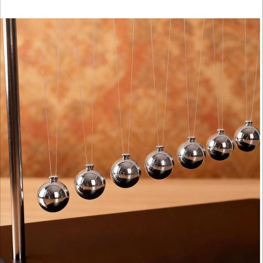 Newton's cradle bumper balls detail 3