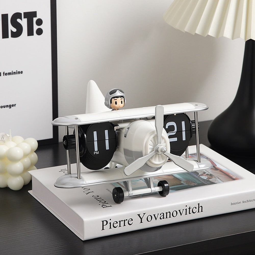 Bicycle style flip clock white variant