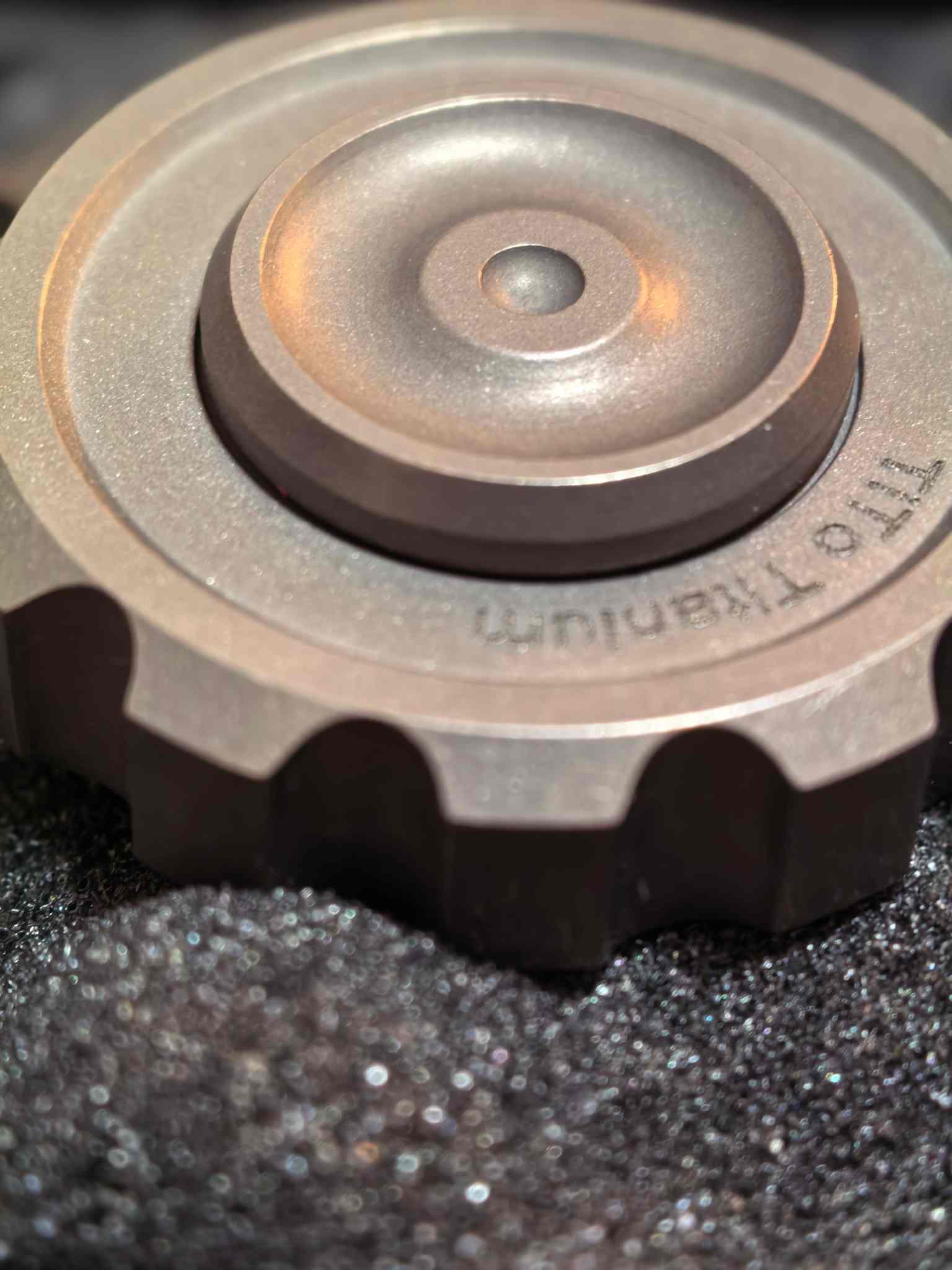 Titanium Alloy Gear Fingertip Spinner - Close-Up of Craftsmanship