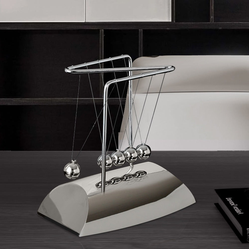Newton's cradle desk set