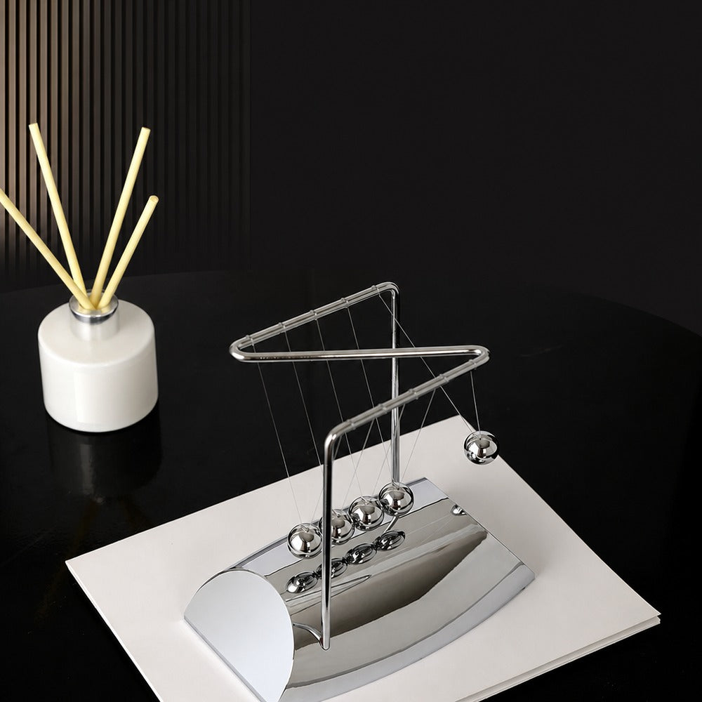 Newton's cradle desk set detail 1