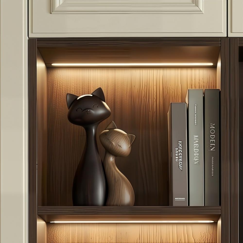 Wood-Grain Resin Cat Figurine Set | Handcrafted Pair Desktop Ornament | Modern Home Décor Gift