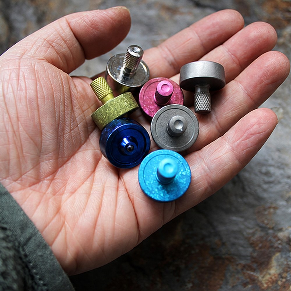 XGEDC Titanium Ice Crystal Spinner Top, TC4 Hand Twister with Ceramic Tip, Premium Desk Toy
