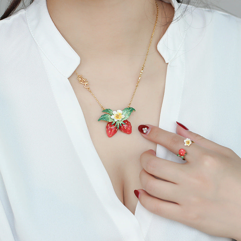 Sweet Strawberry Necklace Hand-painted Enamel Glaze New Mori Minority Clavicle Chain